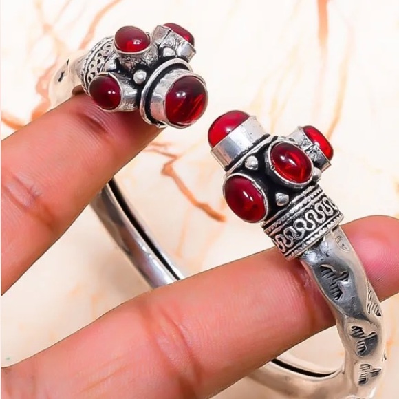 Mother Earth Jewelry Jewelry - Genuine Garnet & Sterling Siver Handcrafted Bangle Bracelet/ David Yurman Style